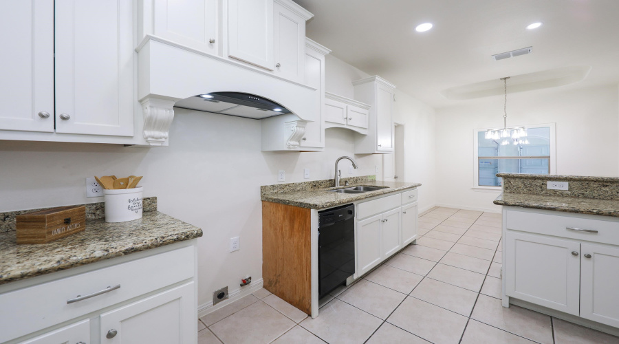 6631 Grande Bay Dr, Laredo, Texas 78041, 4 Bedrooms Bedrooms, 8 Rooms Rooms,3 BathroomsBathrooms,Residential,For Sale,6631 Grande Bay Dr,20261133