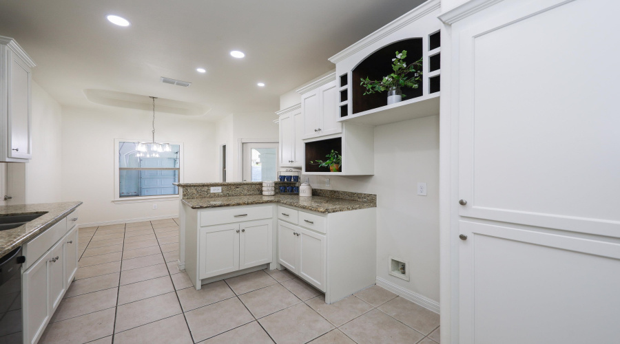 6631 Grande Bay Dr, Laredo, Texas 78041, 4 Bedrooms Bedrooms, 8 Rooms Rooms,3 BathroomsBathrooms,Residential,For Sale,6631 Grande Bay Dr,20261133