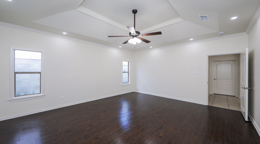 6631 Grande Bay Dr, Laredo, Texas 78041, 4 Bedrooms Bedrooms, 8 Rooms Rooms,3 BathroomsBathrooms,Residential,For Sale,6631 Grande Bay Dr,20261133