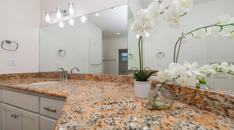 6631 Grande Bay Dr, Laredo, Texas 78041, 4 Bedrooms Bedrooms, 8 Rooms Rooms,3 BathroomsBathrooms,Residential,For Sale,6631 Grande Bay Dr,20261133