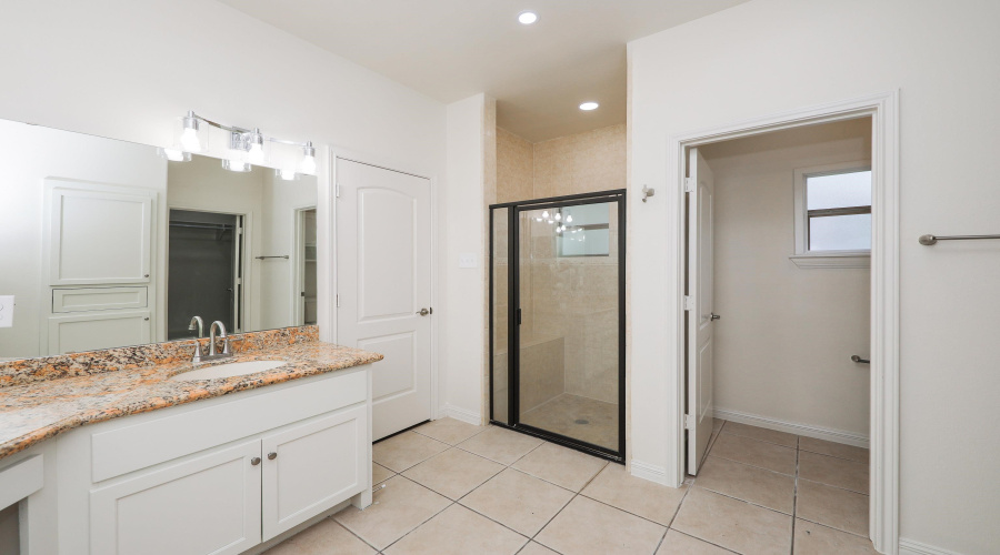 6631 Grande Bay Dr, Laredo, Texas 78041, 4 Bedrooms Bedrooms, 8 Rooms Rooms,3 BathroomsBathrooms,Residential,For Sale,6631 Grande Bay Dr,20261133