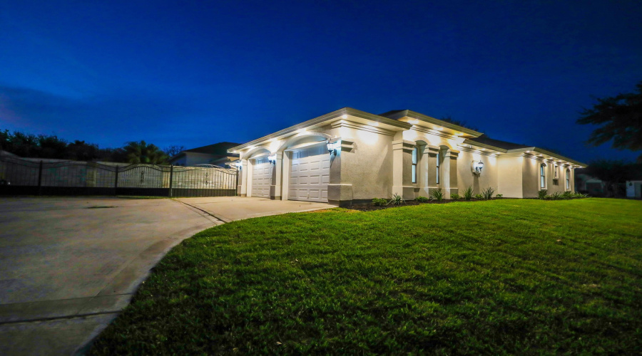 6631 Grande Bay Dr, Laredo, Texas 78041, 4 Bedrooms Bedrooms, 8 Rooms Rooms,3 BathroomsBathrooms,Residential,For Sale,6631 Grande Bay Dr,20261133