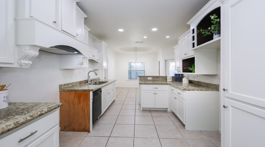 6631 Grande Bay Dr, Laredo, Texas 78041, 4 Bedrooms Bedrooms, 8 Rooms Rooms,3 BathroomsBathrooms,Residential,For Sale,6631 Grande Bay Dr,20261133