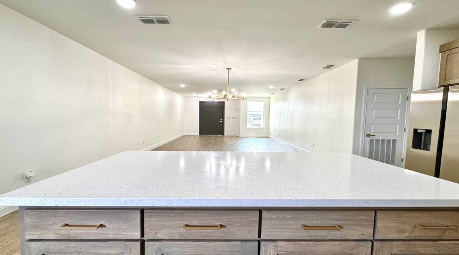 1405 Eagles LN, LAREDO, Texas 78045, 3 Bedrooms Bedrooms, 5 Rooms Rooms,2 BathroomsBathrooms,Residential,For Rent,1405 Eagles LN,20261137