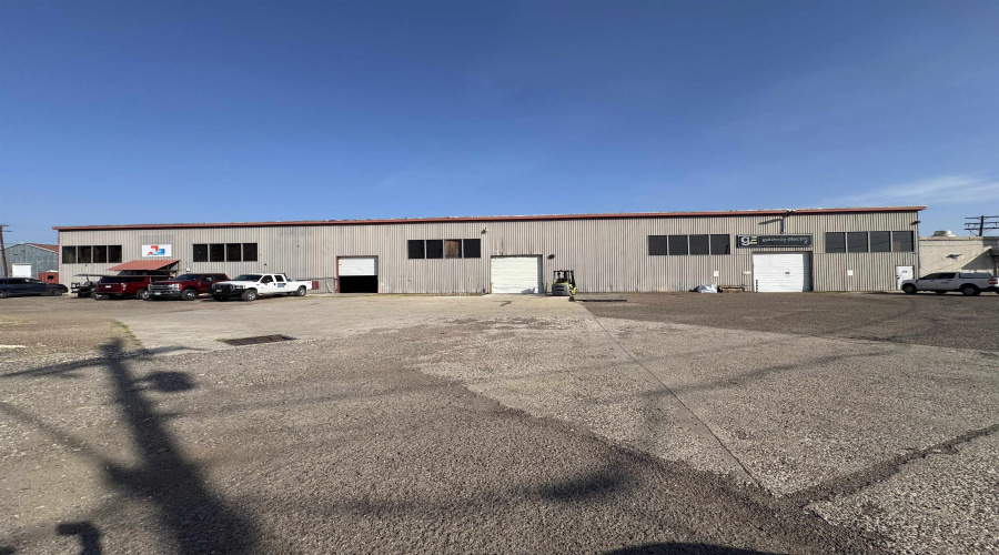 2015 Pappas St, Laredo, Texas 78041, 1 Bedroom Bedrooms, ,Commercial/industrial,For Rent,2015 Pappas St,20261136