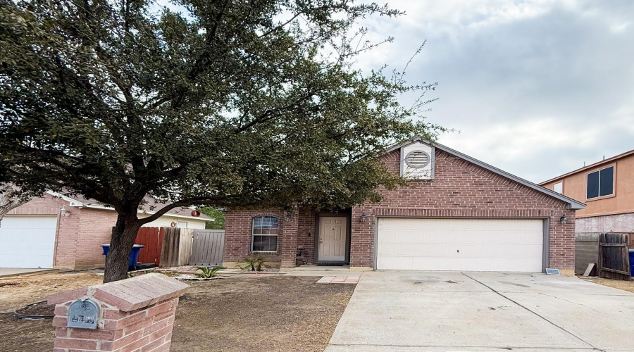 2103 Dorado Dr, Laredo, Texas 78046, 3 Bedrooms Bedrooms, 4 Rooms Rooms,2 BathroomsBathrooms,Residential,For Sale,2103 Dorado Dr,20261138