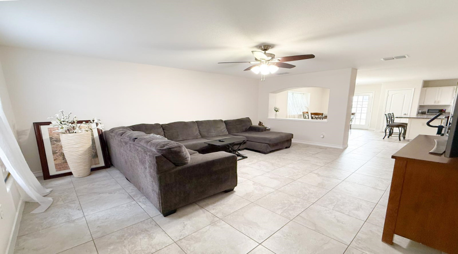 2103 Dorado Dr, Laredo, Texas 78046, 3 Bedrooms Bedrooms, 4 Rooms Rooms,2 BathroomsBathrooms,Residential,For Sale,2103 Dorado Dr,20261138