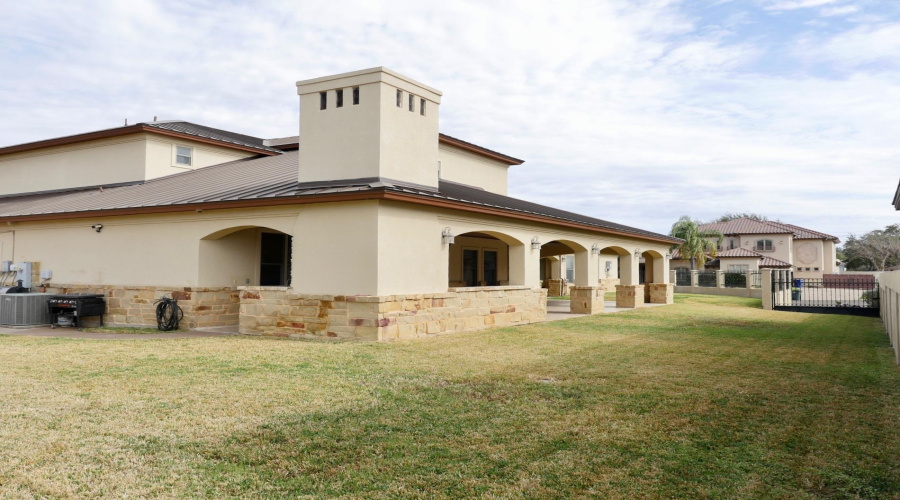 406 Jordan Dr, Laredo, Texas 78041-9141, 4 Bedrooms Bedrooms, 11 Rooms Rooms,4 BathroomsBathrooms,Residential,For Sale,406 Jordan Dr,20261139