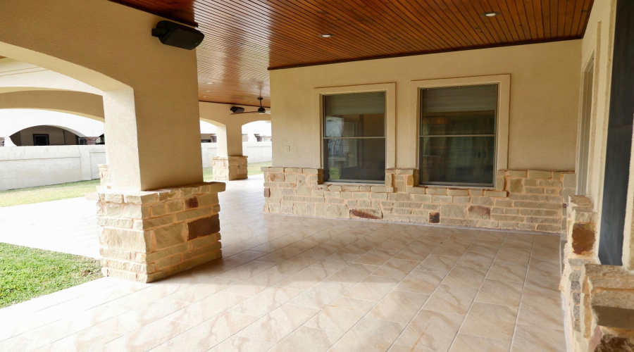 406 Jordan Dr, Laredo, Texas 78041-9141, 4 Bedrooms Bedrooms, 11 Rooms Rooms,4 BathroomsBathrooms,Residential,For Sale,406 Jordan Dr,20261139