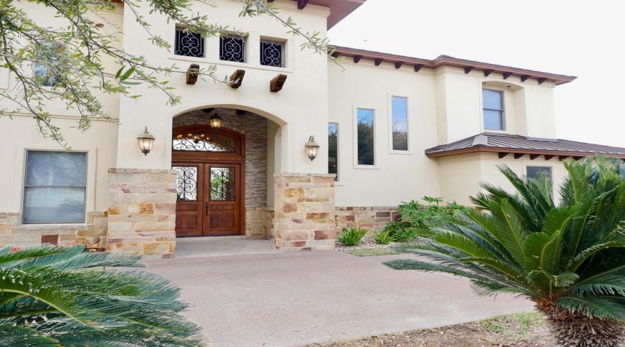 406 Jordan Dr, Laredo, Texas 78041-9141, 4 Bedrooms Bedrooms, 11 Rooms Rooms,4 BathroomsBathrooms,Residential,For Sale,406 Jordan Dr,20261139