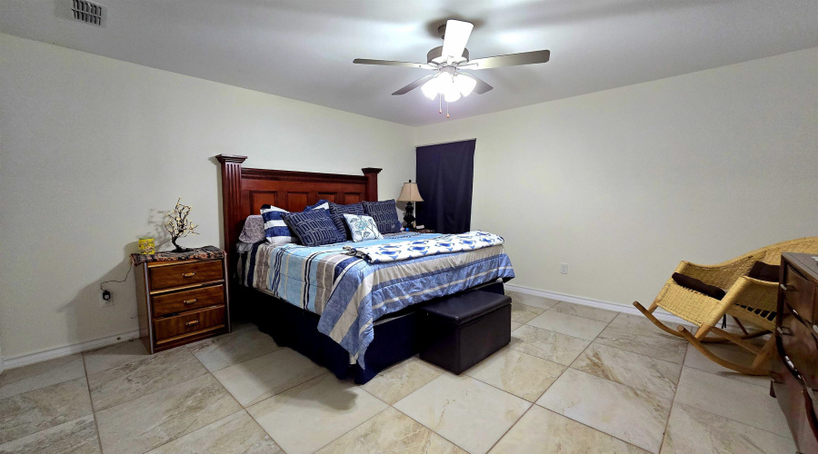 2207 Durazno Ct., Laredo, Texas 78046-0000, 4 Bedrooms Bedrooms, 7 Rooms Rooms,2 BathroomsBathrooms,Residential,For Sale,2207 Durazno Ct.,20261144