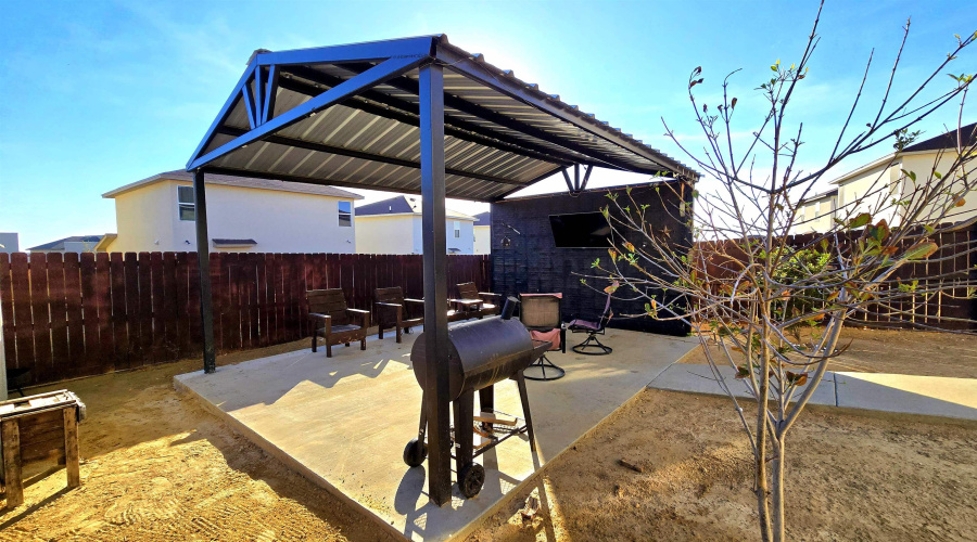 2207 Durazno Ct., Laredo, Texas 78046-0000, 4 Bedrooms Bedrooms, 7 Rooms Rooms,2 BathroomsBathrooms,Residential,For Sale,2207 Durazno Ct.,20261144