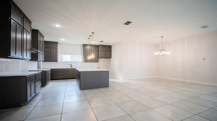 3924 Sun Valley Dr., Laredo, Texas 78045, 4 Bedrooms Bedrooms, 5 Rooms Rooms,3 BathroomsBathrooms,Residential,For Sale,3924 Sun Valley Dr.,20261149