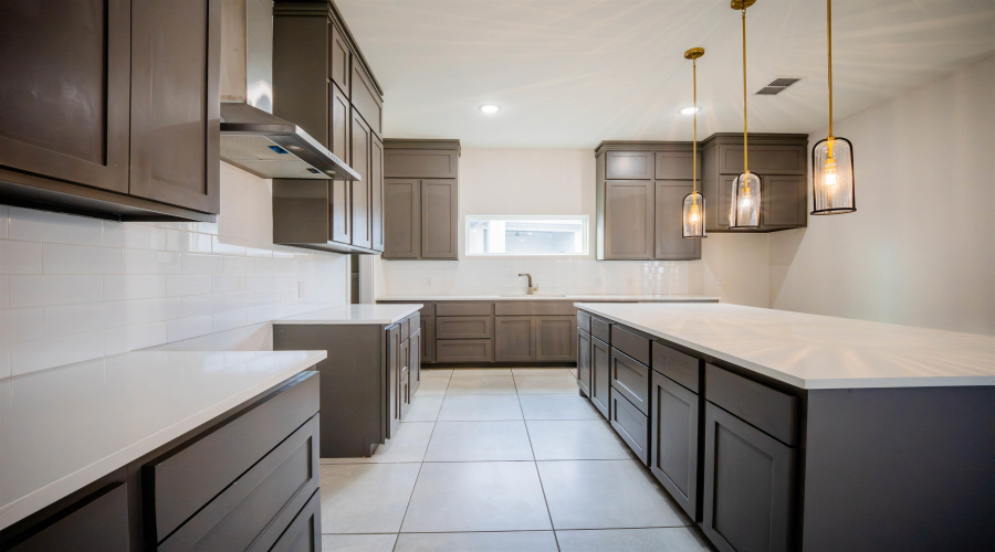 3924 Sun Valley Dr., Laredo, Texas 78045, 4 Bedrooms Bedrooms, 5 Rooms Rooms,3 BathroomsBathrooms,Residential,For Sale,3924 Sun Valley Dr.,20261149