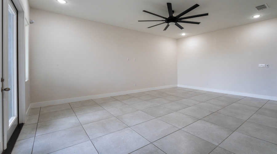 3924 Sun Valley Dr., Laredo, Texas 78045, 4 Bedrooms Bedrooms, 5 Rooms Rooms,3 BathroomsBathrooms,Residential,For Sale,3924 Sun Valley Dr.,20261149