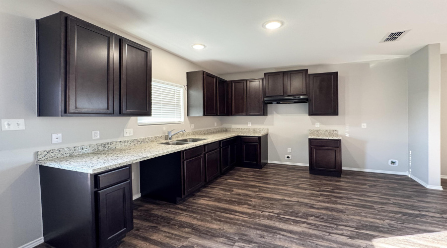 5802 Moses Lp., Laredo, Texas 78046, 3 Bedrooms Bedrooms, 6 Rooms Rooms,2 BathroomsBathrooms,Residential,For Sale,5802 Moses Lp.,20261151