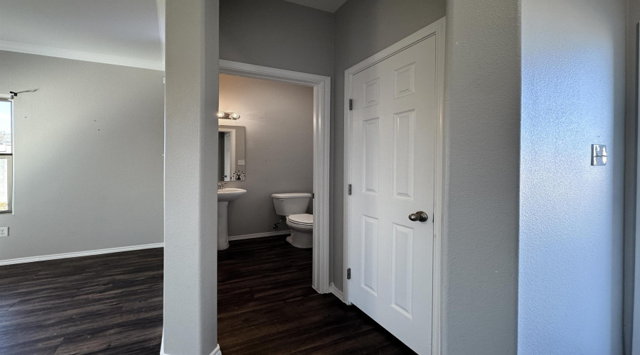 5802 Moses Lp., Laredo, Texas 78046, 3 Bedrooms Bedrooms, 6 Rooms Rooms,2 BathroomsBathrooms,Residential,For Sale,5802 Moses Lp.,20261151