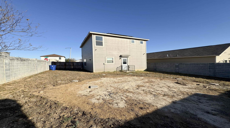 5802 Moses Lp., Laredo, Texas 78046, 3 Bedrooms Bedrooms, 6 Rooms Rooms,2 BathroomsBathrooms,Residential,For Sale,5802 Moses Lp.,20261151