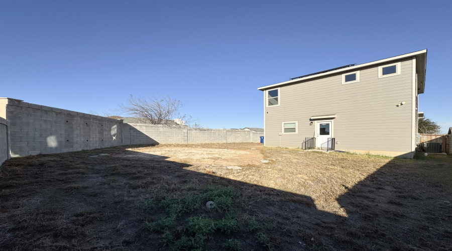 5802 Moses Lp., Laredo, Texas 78046, 3 Bedrooms Bedrooms, 6 Rooms Rooms,2 BathroomsBathrooms,Residential,For Sale,5802 Moses Lp.,20261151