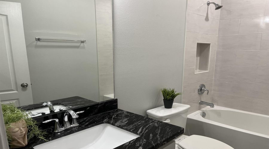 11125 Palmillas Loop, Laredo, Texas 78045, 3 Bedrooms Bedrooms, 6 Rooms Rooms,2 BathroomsBathrooms,Residential,For Sale,11125 Palmillas Loop,20261152