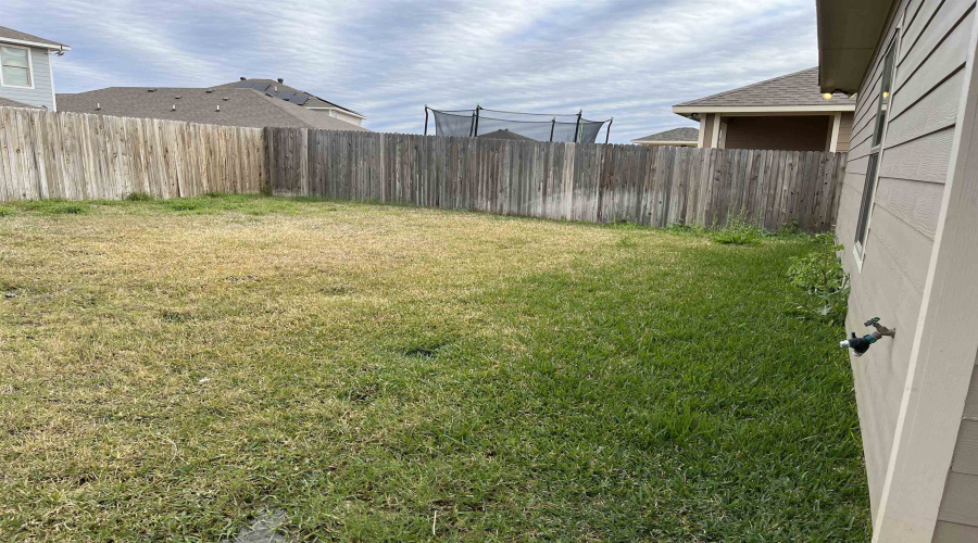 11125 Palmillas Loop, Laredo, Texas 78045, 3 Bedrooms Bedrooms, 6 Rooms Rooms,2 BathroomsBathrooms,Residential,For Sale,11125 Palmillas Loop,20261152