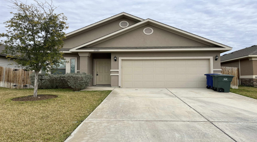 11125 Palmillas Loop, Laredo, Texas 78045, 3 Bedrooms Bedrooms, 6 Rooms Rooms,2 BathroomsBathrooms,Residential,For Sale,11125 Palmillas Loop,20261152