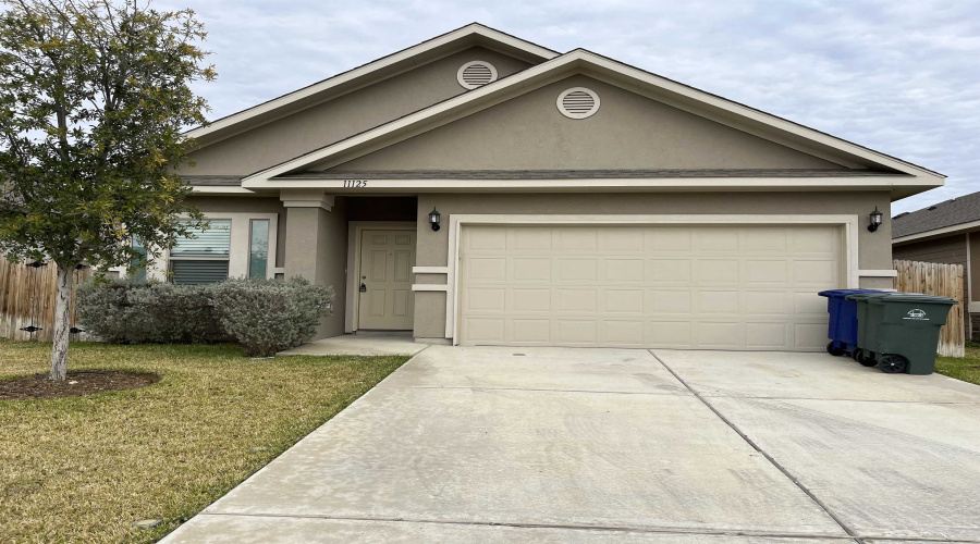 11125 Palmillas Loop, Laredo, Texas 78045, 3 Bedrooms Bedrooms, 6 Rooms Rooms,2 BathroomsBathrooms,Residential,For Sale,11125 Palmillas Loop,20261152