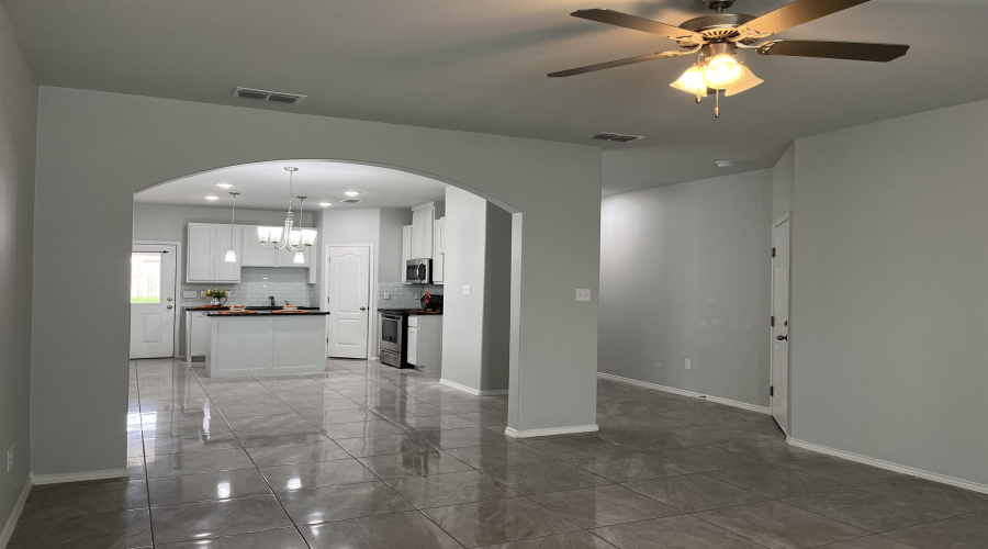 11125 Palmillas Loop, Laredo, Texas 78045, 3 Bedrooms Bedrooms, 6 Rooms Rooms,2 BathroomsBathrooms,Residential,For Sale,11125 Palmillas Loop,20261152