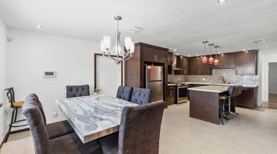 8647 Oakridge Lp, laredo, Texas 78045, 3 Bedrooms Bedrooms, 5 Rooms Rooms,2 BathroomsBathrooms,Residential,For Sale,8647 Oakridge Lp,20261155