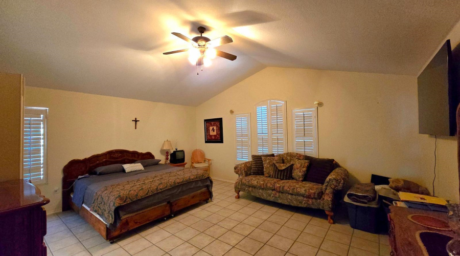 9310 Albany Dr, Laredo, Texas 78041-0000, 4 Bedrooms Bedrooms, 9 Rooms Rooms,3 BathroomsBathrooms,Residential,For Sale,9310 Albany Dr,20261156