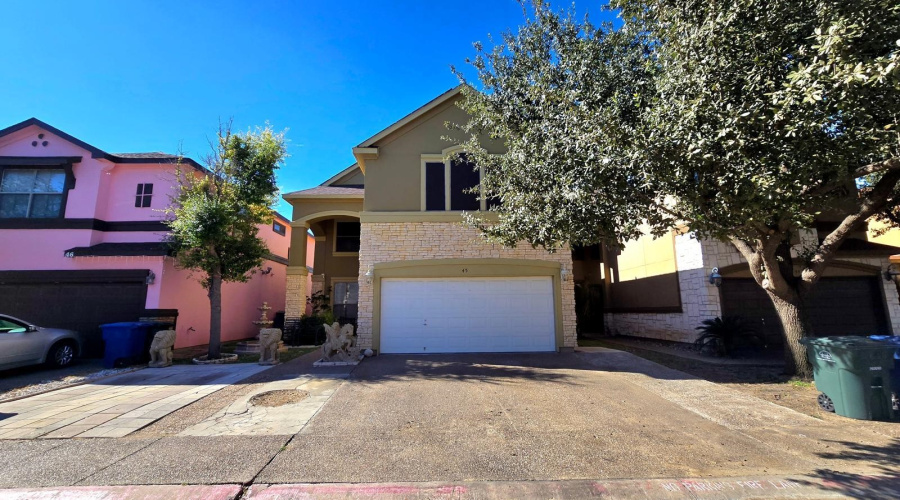 9310 Albany Dr, Laredo, Texas 78041-0000, 4 Bedrooms Bedrooms, 9 Rooms Rooms,3 BathroomsBathrooms,Residential,For Sale,9310 Albany Dr,20261156