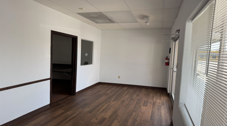 9803 Sterling St., Laredo, Texas 78045, 1 Room Rooms,1 BathroomBathrooms,Commercial retail/office,For Rent,9803 Sterling St.,20261158