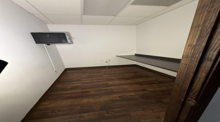 9803 Sterling St., Laredo, Texas 78045, 1 Room Rooms,1 BathroomBathrooms,Commercial retail/office,For Rent,9803 Sterling St.,20261158