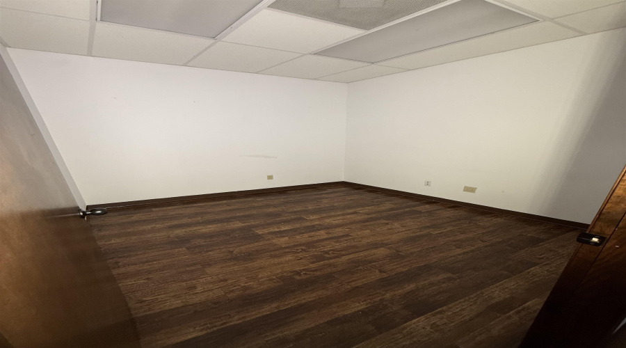 9803 Sterling St., Laredo, Texas 78045, 1 Room Rooms,1 BathroomBathrooms,Commercial retail/office,For Rent,9803 Sterling St.,20261158