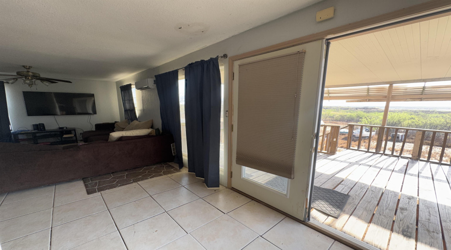 553 Cerrito Dr, ZAPATA, Texas 78076, 3 Bedrooms Bedrooms, 4 Rooms Rooms,2 BathroomsBathrooms,Residential,For Sale,553 Cerrito Dr,20261160