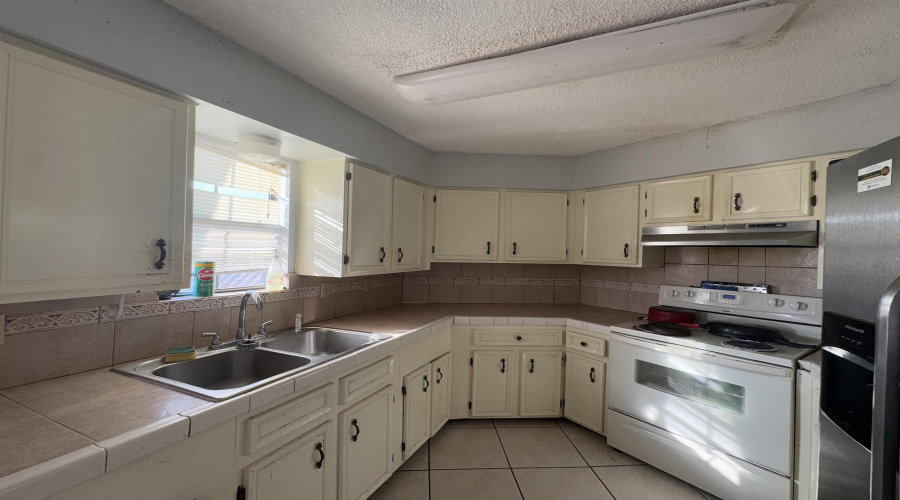 553 Cerrito Dr, ZAPATA, Texas 78076, 3 Bedrooms Bedrooms, 4 Rooms Rooms,2 BathroomsBathrooms,Residential,For Sale,553 Cerrito Dr,20261160