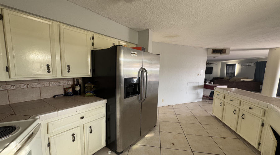 553 Cerrito Dr, ZAPATA, Texas 78076, 3 Bedrooms Bedrooms, 4 Rooms Rooms,2 BathroomsBathrooms,Residential,For Sale,553 Cerrito Dr,20261160