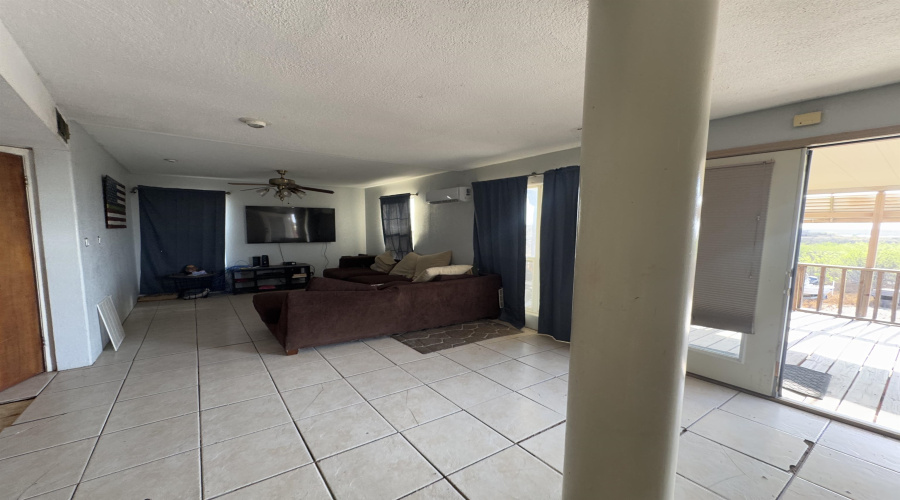 553 Cerrito Dr, ZAPATA, Texas 78076, 3 Bedrooms Bedrooms, 4 Rooms Rooms,2 BathroomsBathrooms,Residential,For Sale,553 Cerrito Dr,20261160