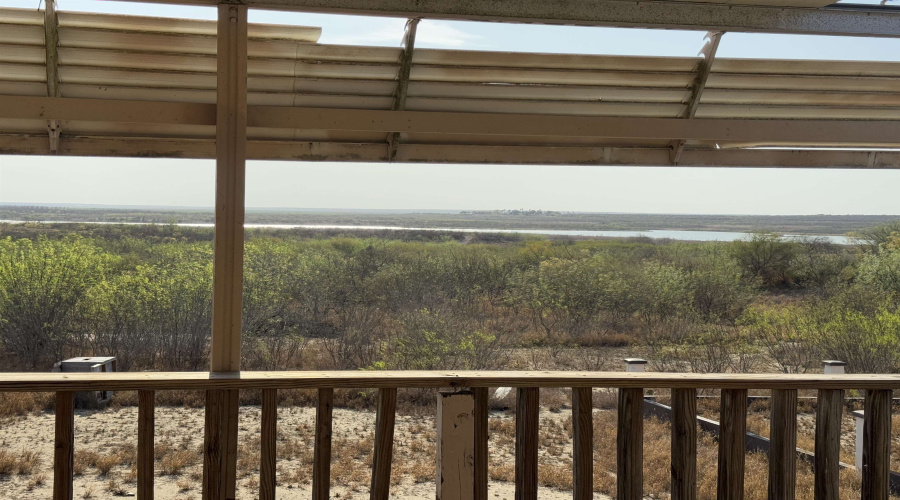 553 Cerrito Dr, ZAPATA, Texas 78076, 3 Bedrooms Bedrooms, 4 Rooms Rooms,2 BathroomsBathrooms,Residential,For Sale,553 Cerrito Dr,20261160