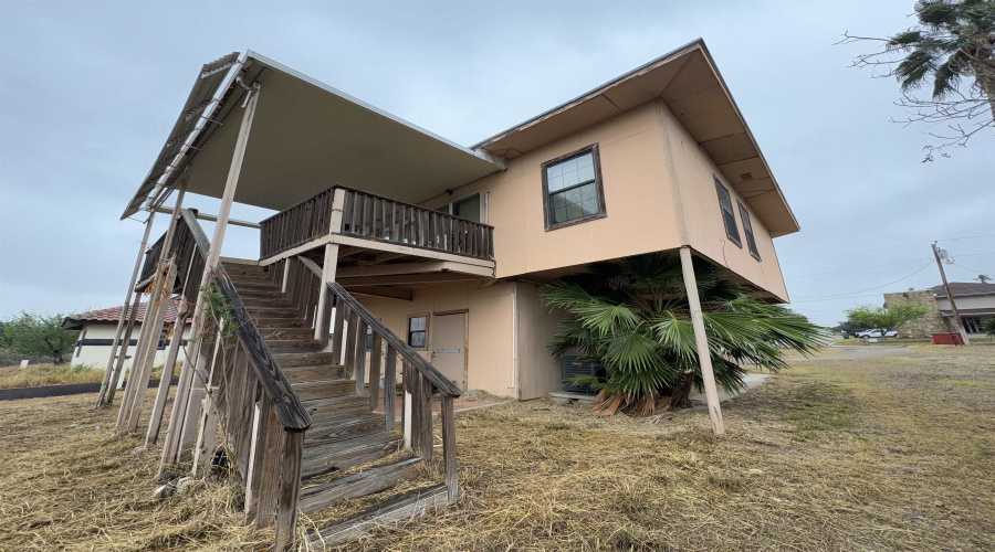 553 Cerrito Dr, ZAPATA, Texas 78076, 3 Bedrooms Bedrooms, 4 Rooms Rooms,2 BathroomsBathrooms,Residential,For Sale,553 Cerrito Dr,20261160