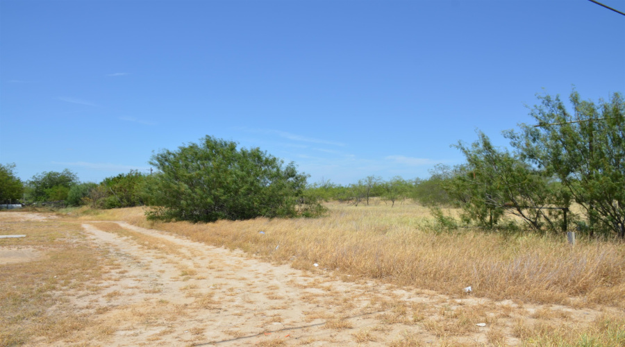 3024 S US Highway 83, ZAPATA, Texas 78076, ,Land,For Sale,3024 S US Highway 83,20261159