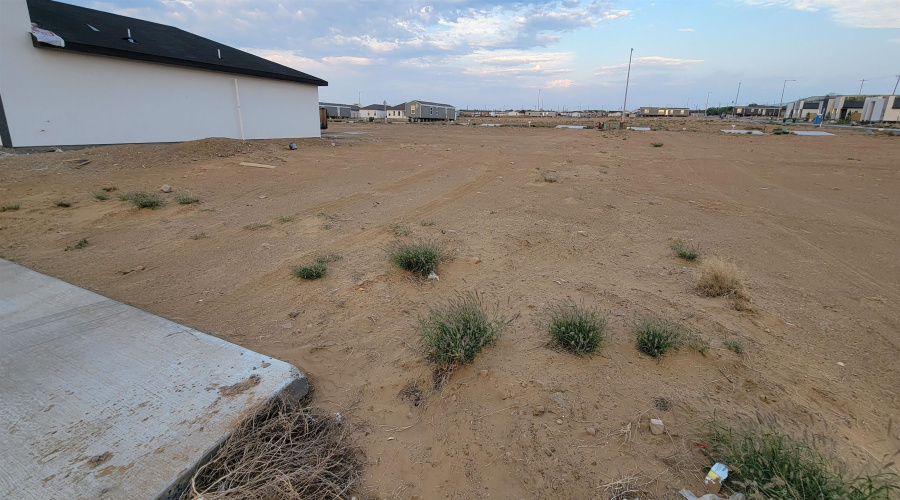 5057 Luna Grande Lp., Laredo, Texas 78046, 3 Bedrooms Bedrooms, 5 Rooms Rooms,2 BathroomsBathrooms,Residential,For Sale,5057 Luna Grande Lp.,20261161