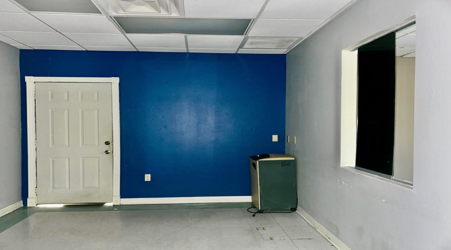 209 W Village Blvd, Laredo, Texas 78041, 11 Rooms Rooms,2 BathroomsBathrooms,Commercial retail/office,For Rent,209 W Village Blvd,20261162