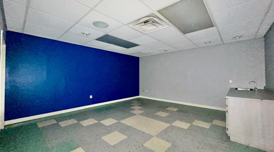 209 W Village Blvd, Laredo, Texas 78041, 11 Rooms Rooms,2 BathroomsBathrooms,Commercial retail/office,For Rent,209 W Village Blvd,20261162