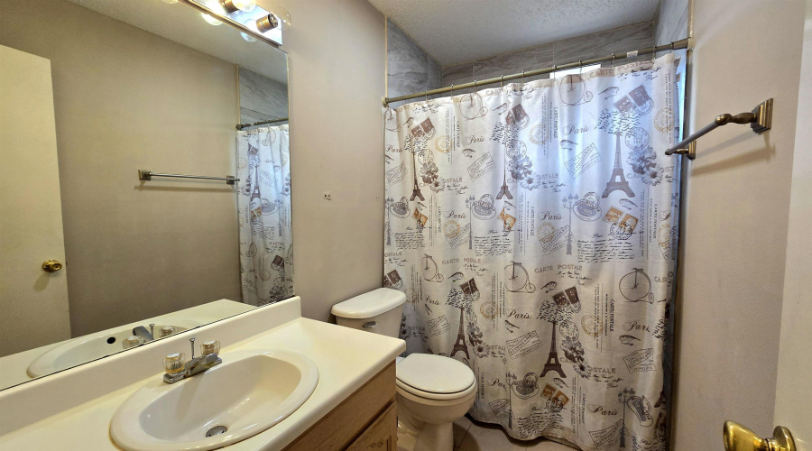 737 Royal Palm Dr, Laredo, Texas 78045, 3 Bedrooms Bedrooms, 4 Rooms Rooms,2 BathroomsBathrooms,Residential,For Sale,737 Royal Palm Dr,20261164