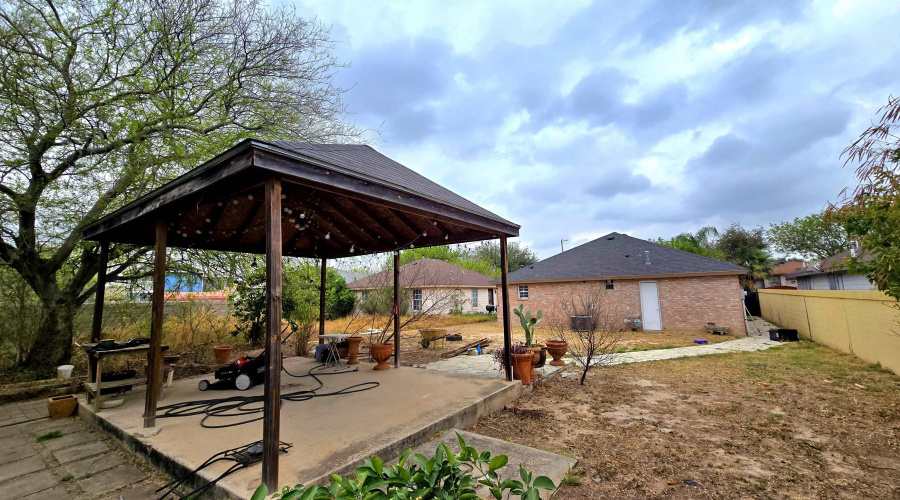 737 Royal Palm Dr, Laredo, Texas 78045, 3 Bedrooms Bedrooms, 4 Rooms Rooms,2 BathroomsBathrooms,Residential,For Sale,737 Royal Palm Dr,20261164