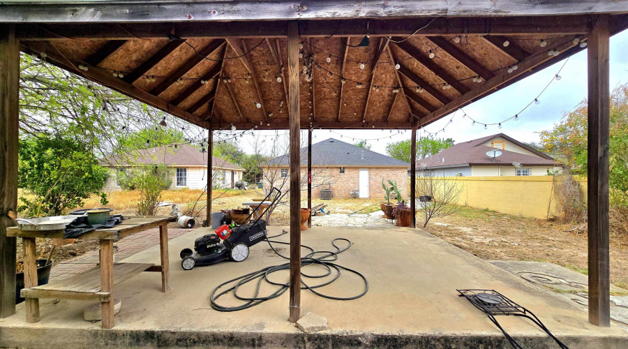 737 Royal Palm Dr, Laredo, Texas 78045, 3 Bedrooms Bedrooms, 4 Rooms Rooms,2 BathroomsBathrooms,Residential,For Sale,737 Royal Palm Dr,20261164