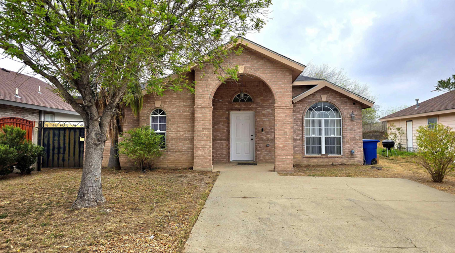 737 Royal Palm Dr, Laredo, Texas 78045, 3 Bedrooms Bedrooms, 4 Rooms Rooms,2 BathroomsBathrooms,Residential,For Sale,737 Royal Palm Dr,20261164