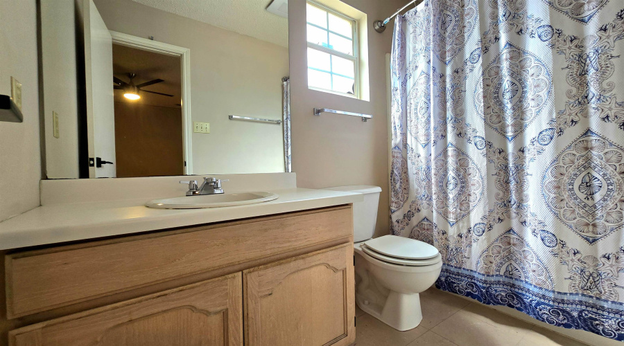 737 Royal Palm Dr, Laredo, Texas 78045, 3 Bedrooms Bedrooms, 4 Rooms Rooms,2 BathroomsBathrooms,Residential,For Sale,737 Royal Palm Dr,20261164