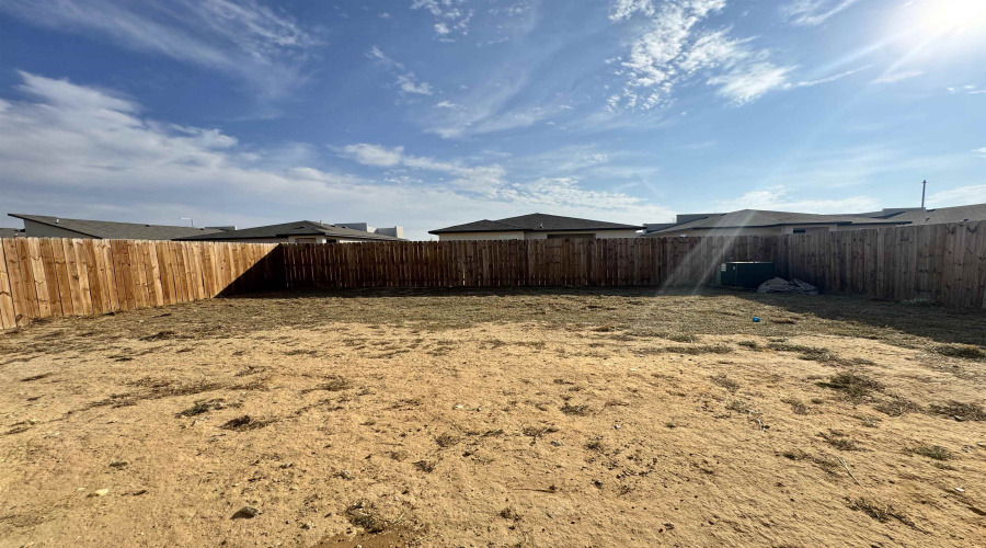 5005 Nispero Ln, Laredo, Texas 78046, 3 Bedrooms Bedrooms, 7 Rooms Rooms,2 BathroomsBathrooms,Residential,For Sale,5005 Nispero Ln,20261166